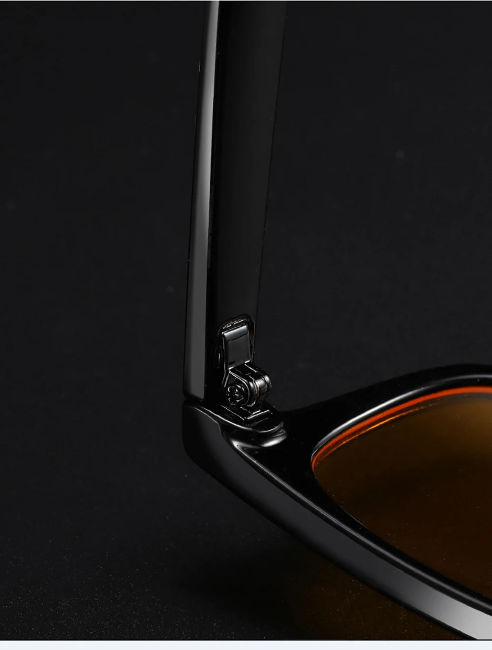 Lunettes carrées classiques anti-lumière bleue pour homme et femme, avec verres jaunes filtrant la lumière bleue.